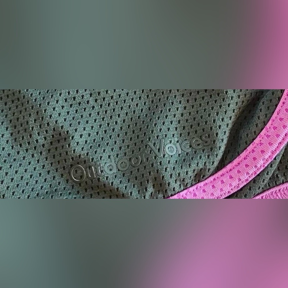 NWOT Outdoor Voices evergreen and pink recmesh athletic shorts - Picture 5 of 7